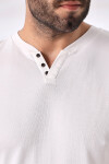 Erkek Beyaz V Yaka Düğme Detaylı Pamuklu Tişört